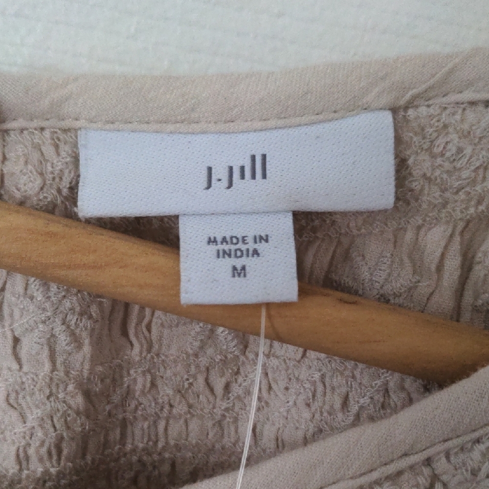 NET J. Jill Beige Blouse with Textured Design size large - Picture 2 of 14